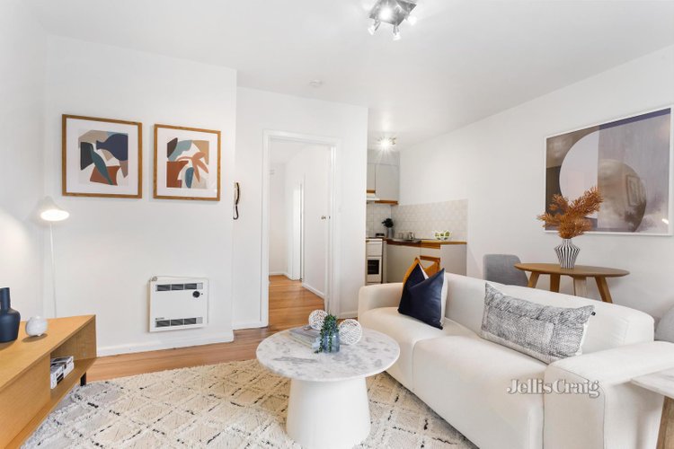 1 37 Lantana Road Gardenvale 3185