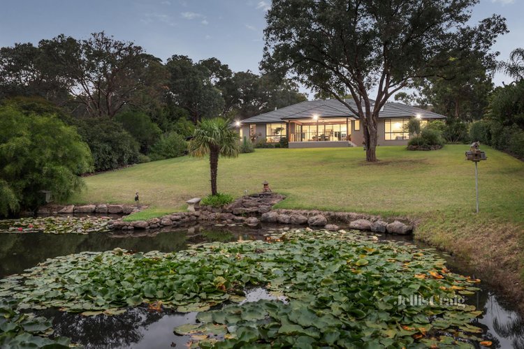 1 390 Reynolds Road Research 3095