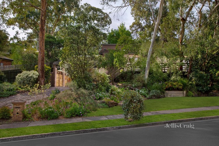 14 Bainbridge Drive Eltham 3095
