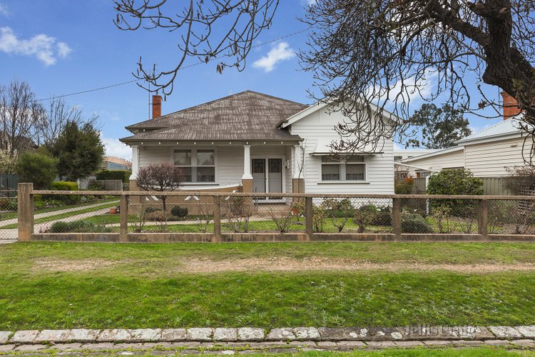 14 Berkeley Street Castlemaine 3450