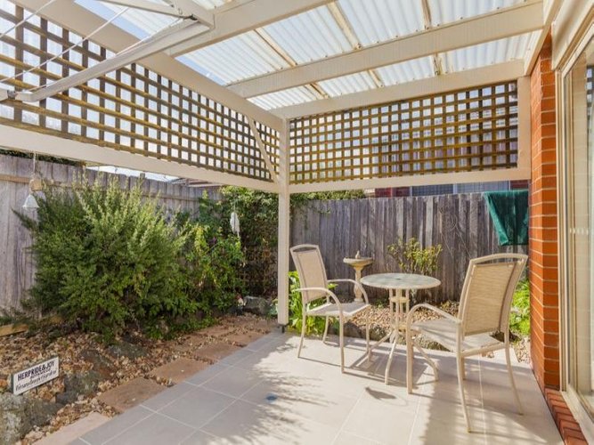 1/4 Binbrook Court, Highton