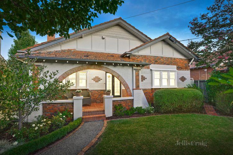 14 Cairnes Grove Bentleigh 3204