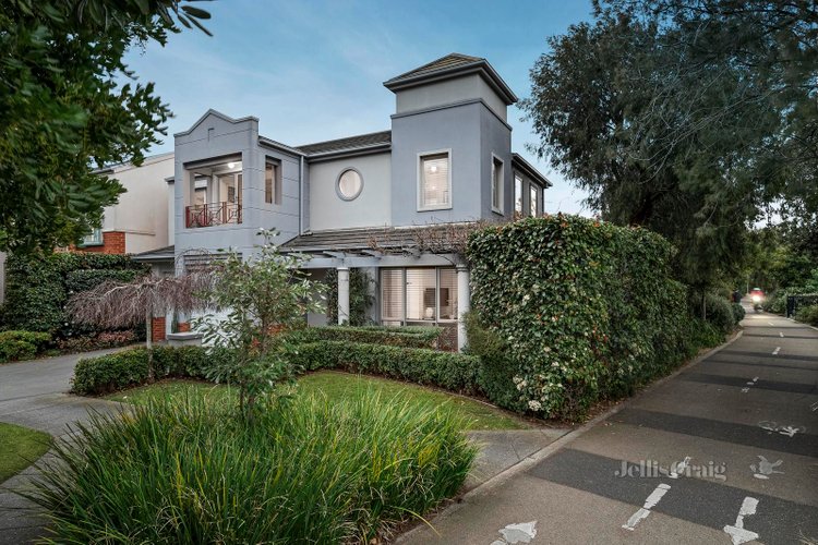 14 Canberra Parade Port Melbourne 3207