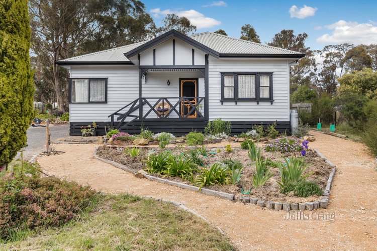 14 Canrobert Street Newstead 3462