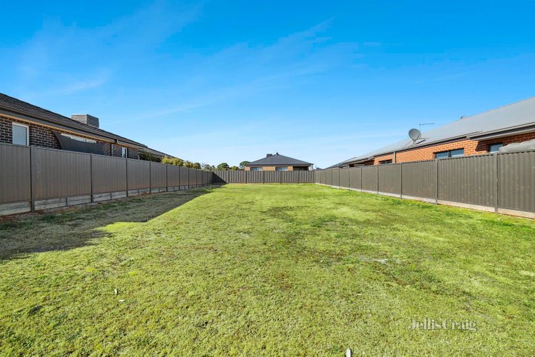 14 Cassinia Court Canadian 3350