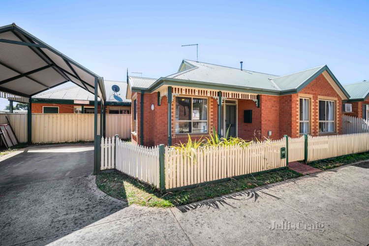 1/4 Castle Court  Ballarat East 3350