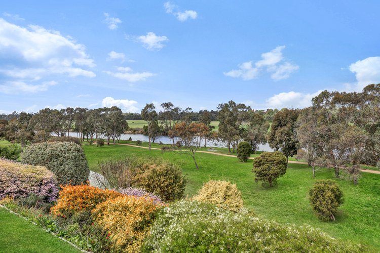 14 Charlton Place, Eastwood