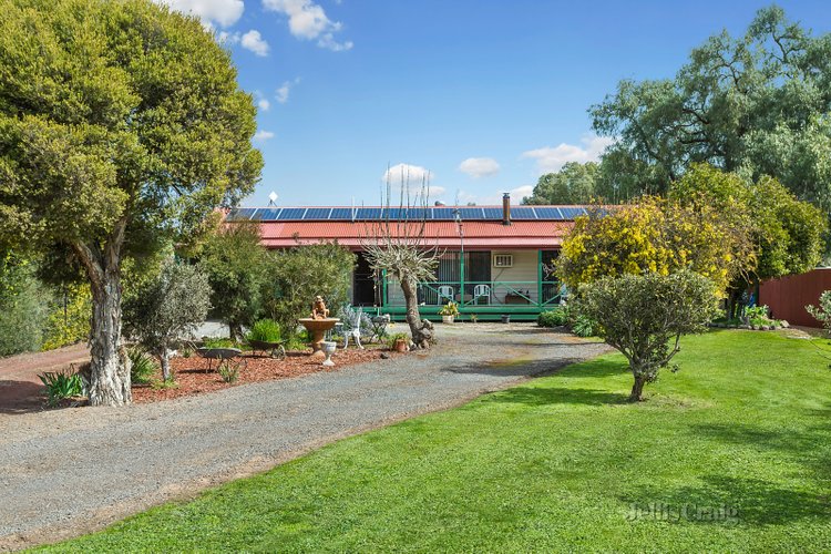 14 Church Street Newstead 3462