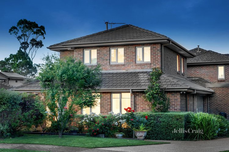 1 4 Clovelly Court Mount Waverley 3149