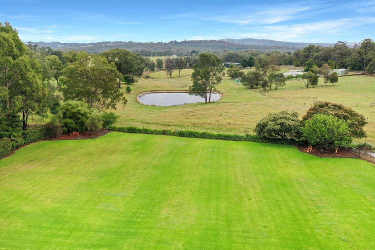 14 Damons Road, Mount Taylor