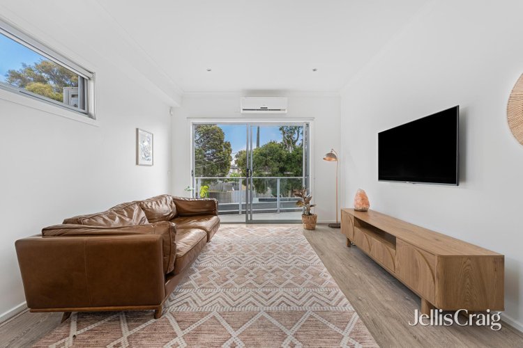 1 4 Holland Court Maidstone 3012