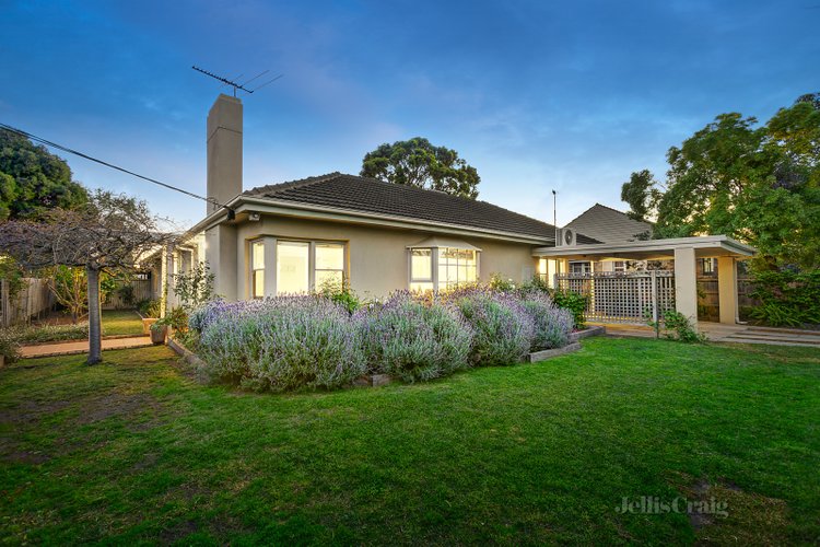 1/4 Imperial Avenue Mount Waverley 3149