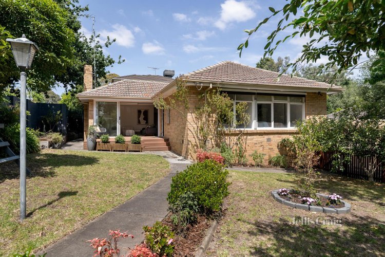 1 4 Judith Court Mount Waverley 3149