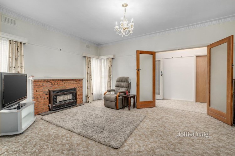 14 Kemp Avenue  Mount Waverley 3149