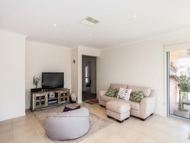 14 Marine Drive, Torquay