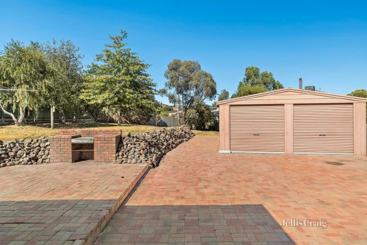 14 Raymond Crescent Brown Hill 3350