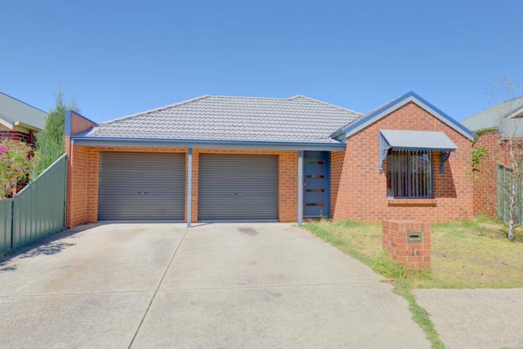 14 Somerset Drive Lake Gardens 3355