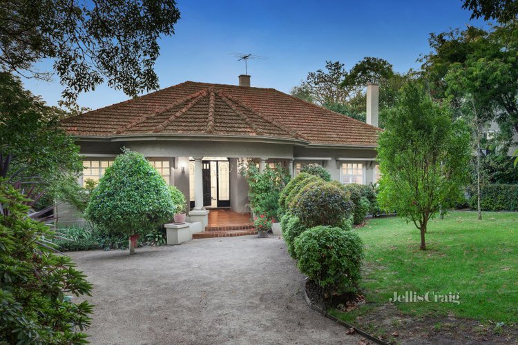 14 Valley View Road Glen Iris 3146
