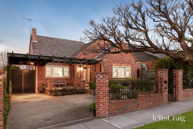 14 Wahroongaa Road Murrumbeena 3163