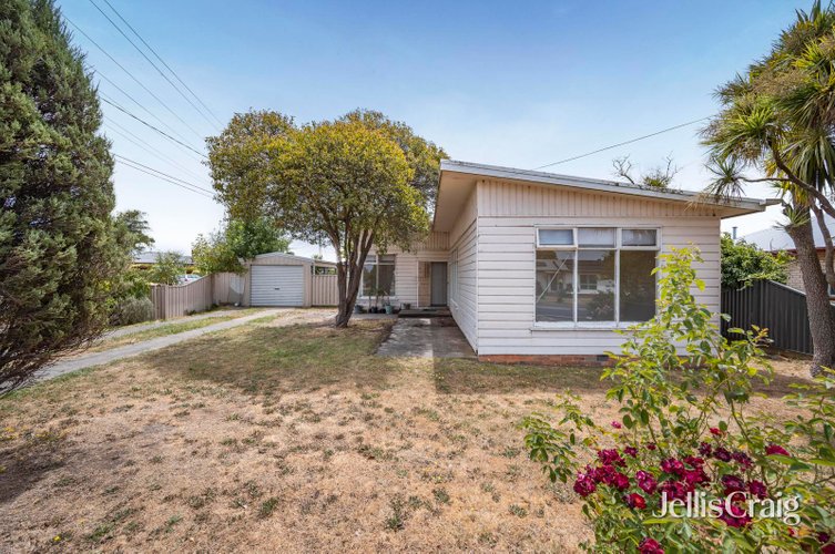 14 Whitta Street  Sebastopol 3356
