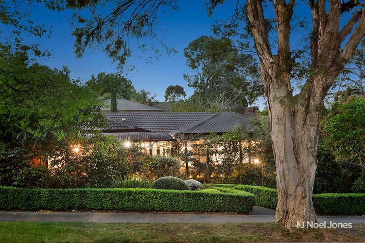 1 40 Relowe Crescent Balwyn 3103