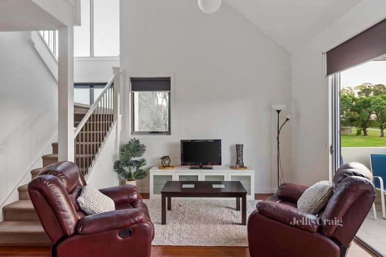 1 40 Springthorpe Boulevard Macleod 3085