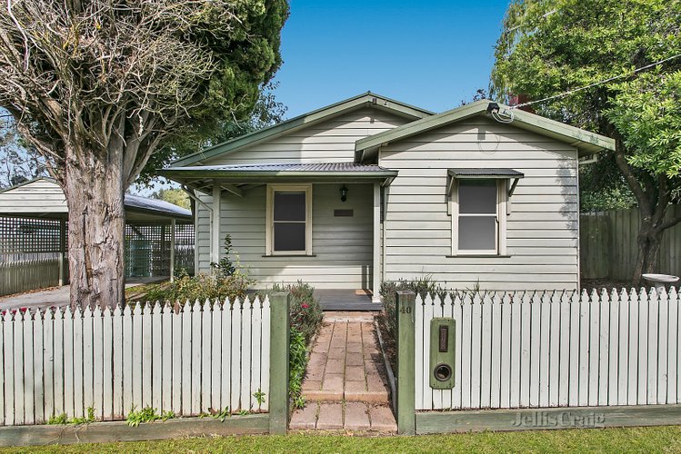 1/40 Urquhart Street Woodend 3442
