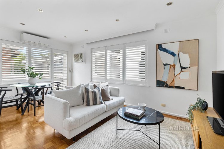 14 10 Dickens Street Elwood 3184