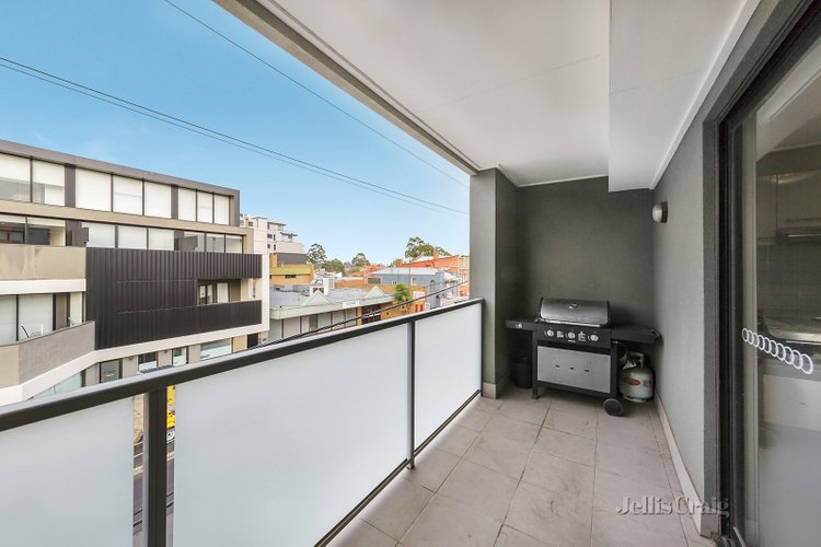14/17 Shepparson Avenue Carnegie 3163