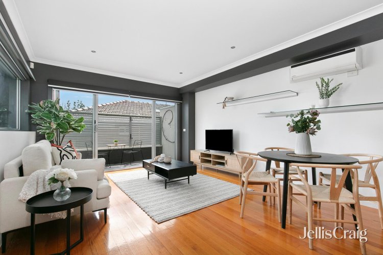 1 422 Gaffney Street Pascoe Vale 3044
