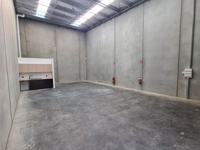 14/28 Industrial Place, Breakwater