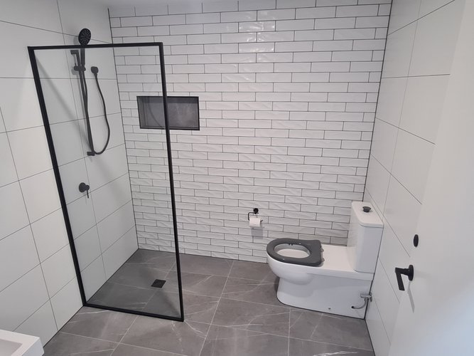 14/28 Industrial Place, Breakwater