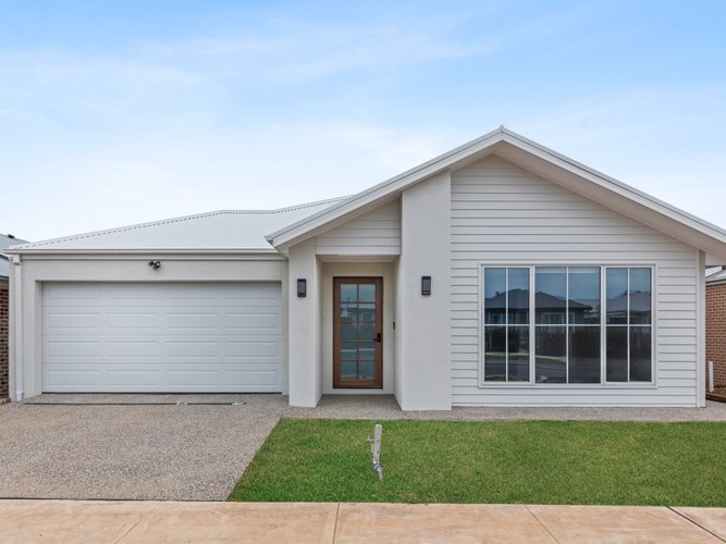 143 Thornton Avenue St Leonards 3223