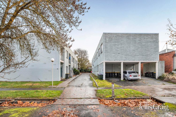 14 318 Lyons Street South Ballarat Central 3350