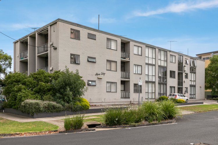 14/32 Richardson Street  Essendon 3040