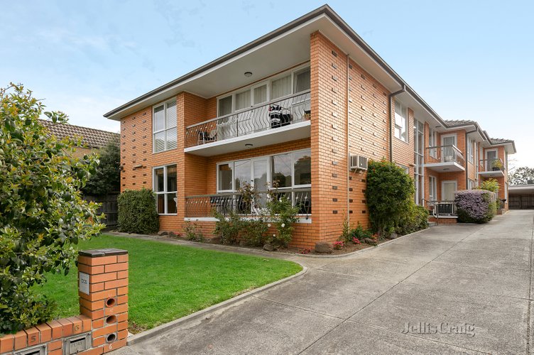 1/45 Strathalbyn Street Kew East 3102