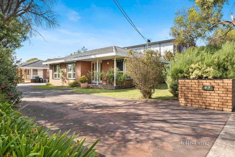 1 49 Van Ness Avenue Mornington 3931
