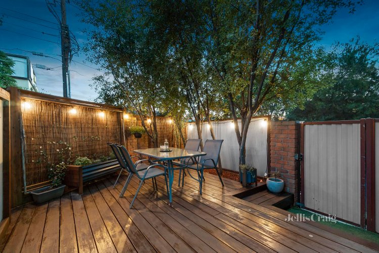 1 5-7 Luck Street Eltham 3095