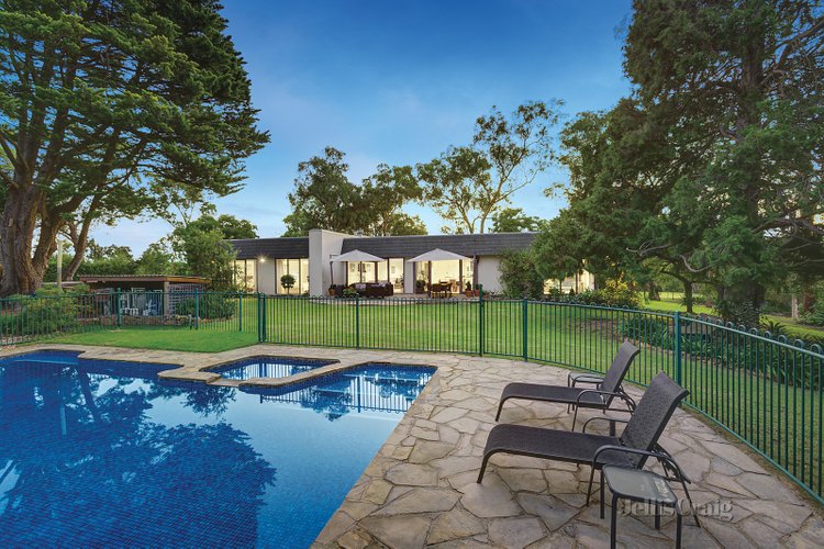 15 Banoon Road Eltham 3095