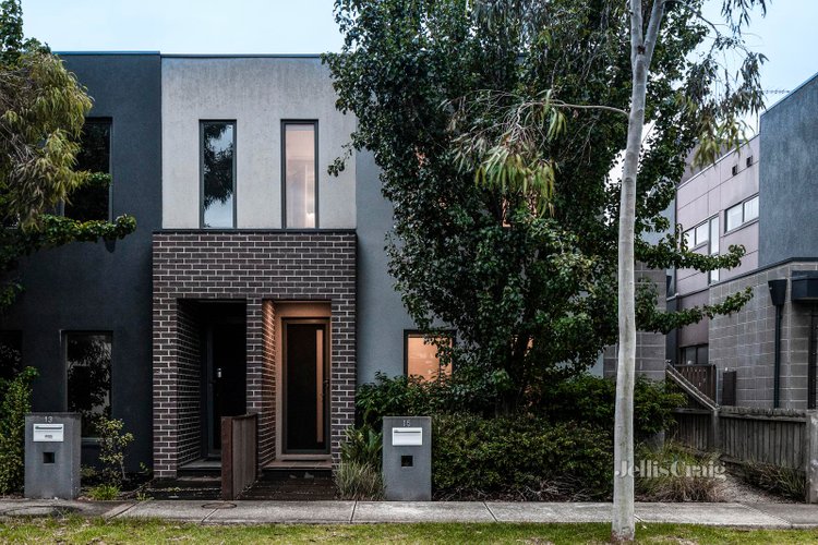 15 Beaurepaire Parade Footscray 3011