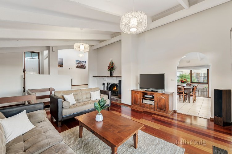 15 Blue Gum Close Templestowe Lower 3107