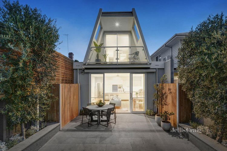 15 Bowen St  Prahran 3181