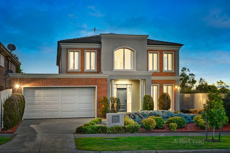 15 Braeburn Parade Rowville 3178