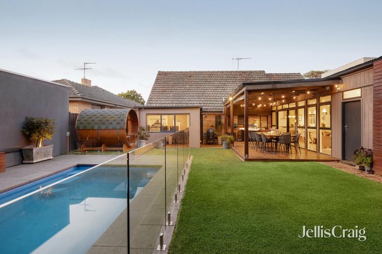 15 Coleman Avenue Kew East 3102