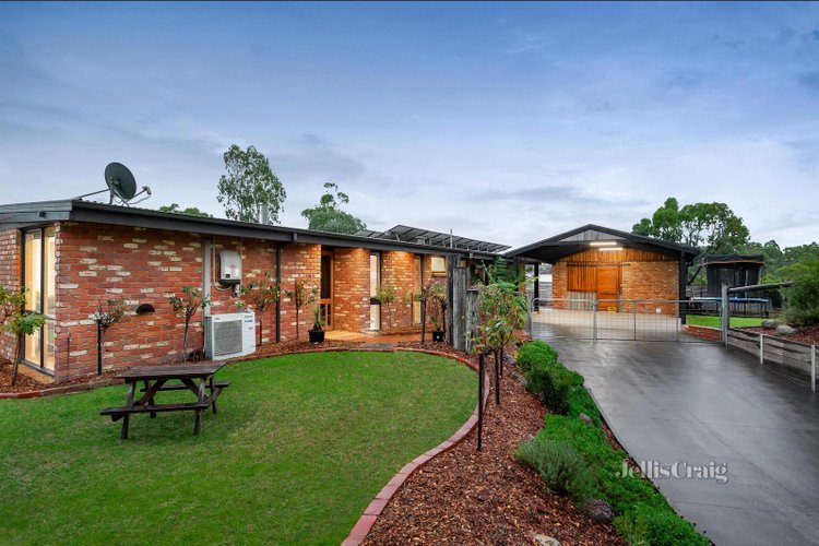15 Coolaroo Avenue Hurstbridge 3099