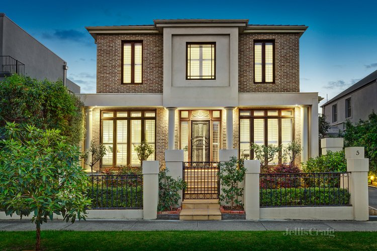 1/5 Creswick Street Glen Iris 3146