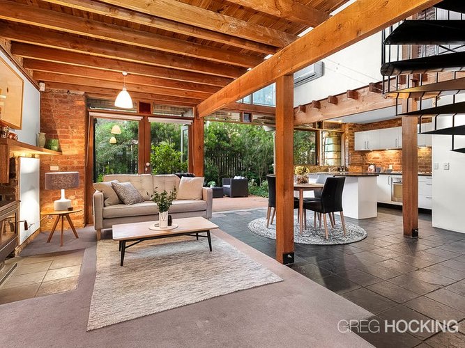 15 Dalgety Lane St Kilda 3182