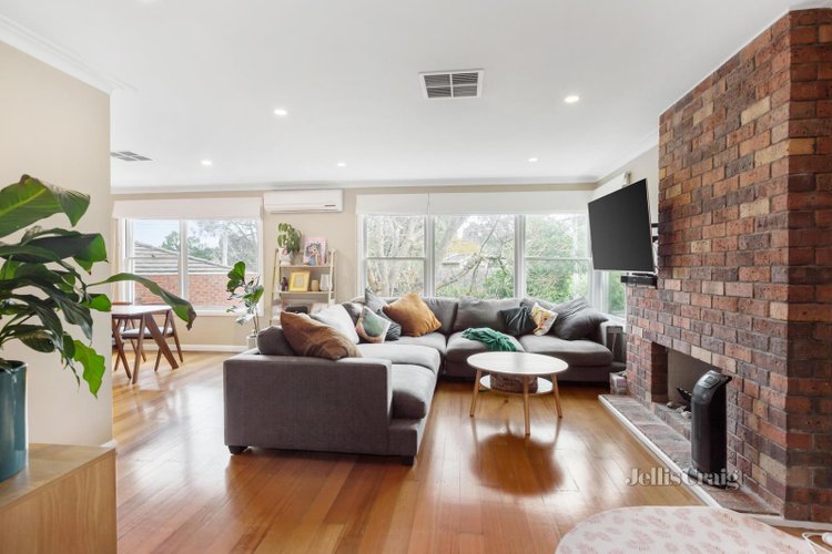 15 Dean Avenue Mount Waverley 3149