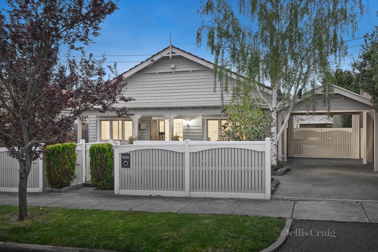 15 Dunlop Avenue Ormond 3204