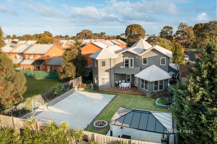 15 Eliza Close Williamstown North 3016